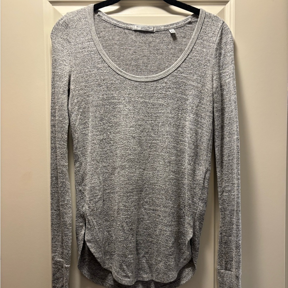 Abercrombie & Fitch Heather Gray Long Sleeve Top
